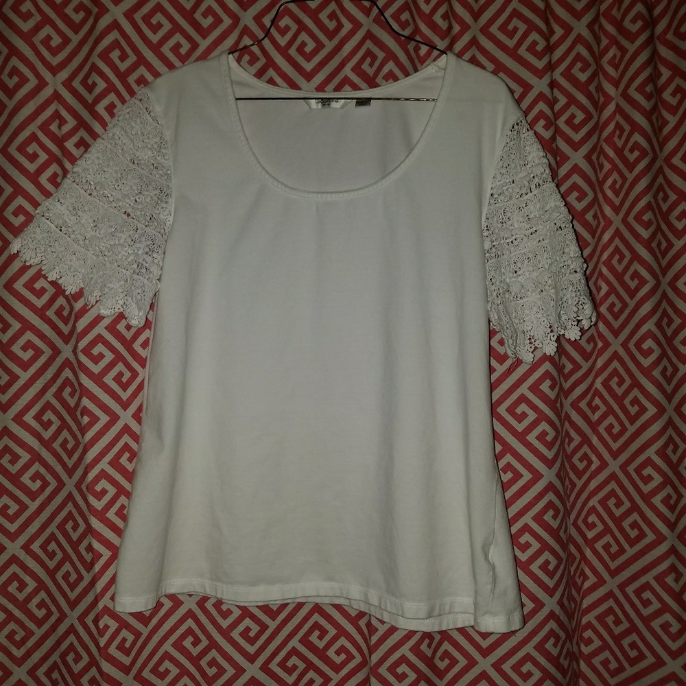 Liz Claiborne white pullover top with as L